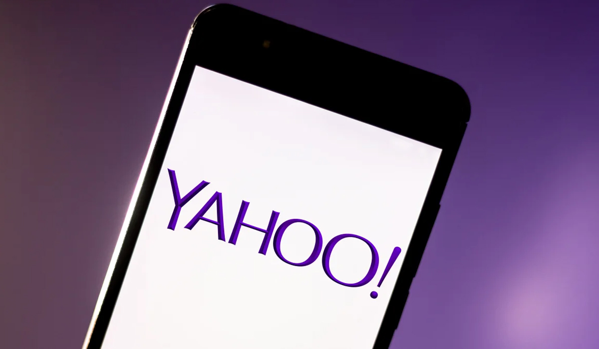 Yahoo pulls out of China over 'challenging' business conditions